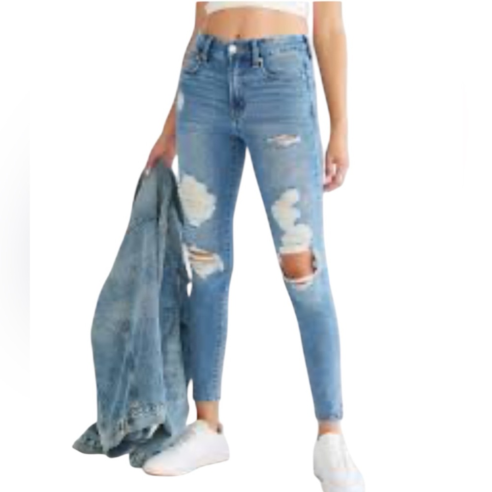 🌺 AEROPOSTALE High Rise Distressed Curvy Jegging